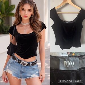 Vintage 90s Y2K Black Velvet Scoop Neck Cap Sleeve Blouse Top medium US 8-10